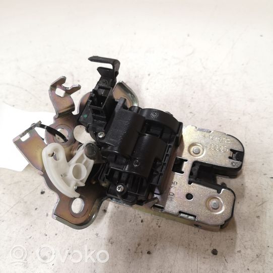 Skoda Fabia Mk3 (NJ) Blocco/chiusura/serratura del portellone posteriore/bagagliaio 8R0827505A