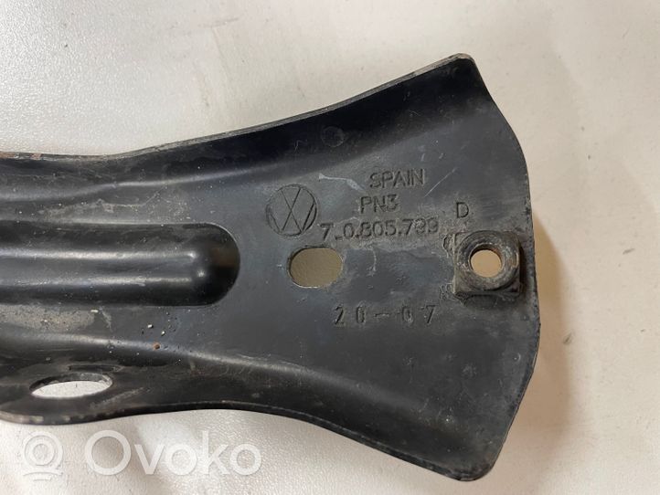 Volkswagen Touareg I Staffa del pannello di supporto del radiatore 7L0805799