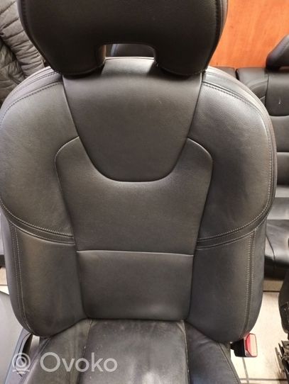 Volvo V40 Set di rivestimento sedili e portiere 