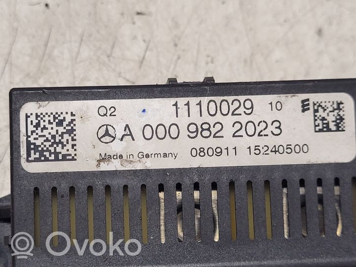 Mercedes-Benz E W212 Įkrovimo rėlė A0009822023