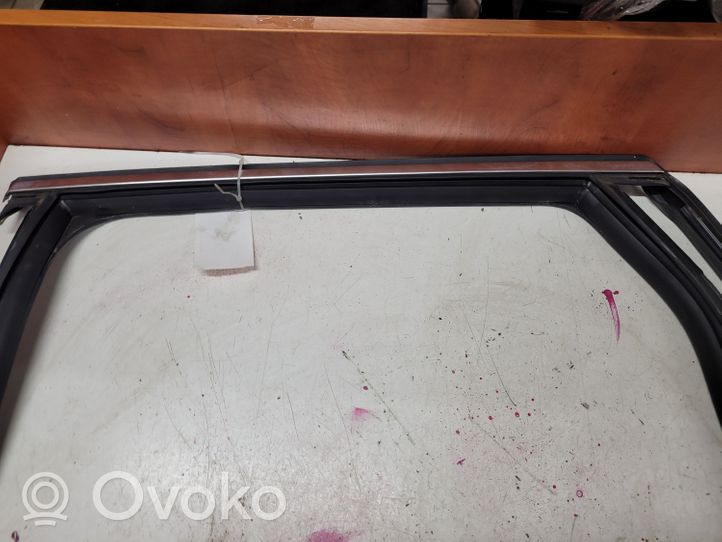 Volvo V40 Rivestimento modanatura del vetro della portiera posteriore 31278599