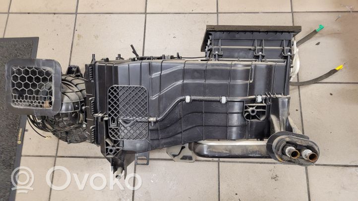 Volkswagen Transporter - Caravelle T5 Sisälämmityksen ilmastoinnin korin kokoonpano 7H1819095