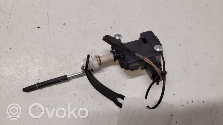 Volkswagen Touareg I Moteur de verrouillage trappe à essence 1J0810773D