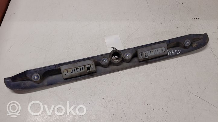 Opel Zafira A Takaluukun rekisterikilven valon palkki 90579631