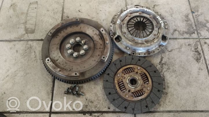 Toyota Corolla Verso AR10 Kit d'embrayage 