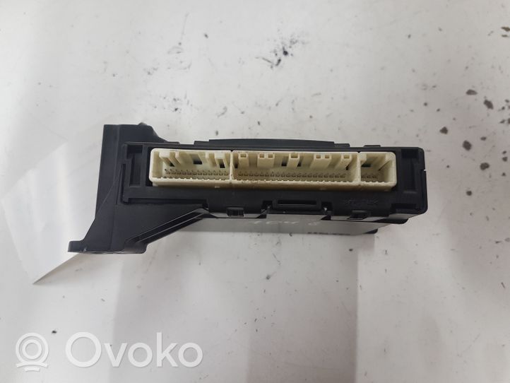 Toyota Avensis T270 Oro kondicionieriaus/ klimato/ pečiuko valdymo blokas (salone) 8865005242