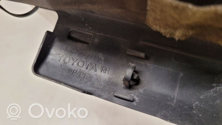 Toyota Avensis T270 Listwa / Nakładka na błotnik przedni 5980705010