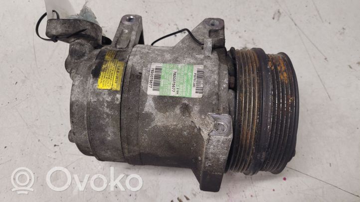 Volvo V70 Kompresor / Sprężarka klimatyzacji A/C P30761390