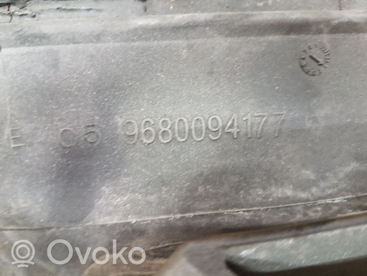 Citroen C3 Griglia superiore del radiatore paraurti anteriore 9653053777