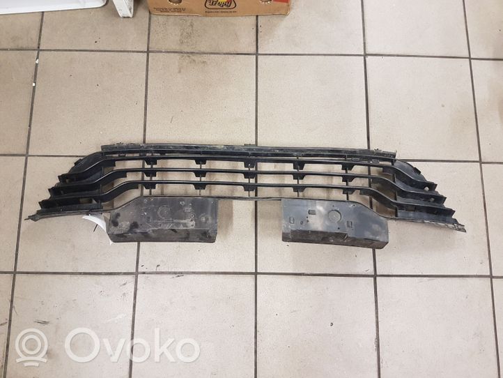 Citroen C4 I Front bumper lower grill 963050577