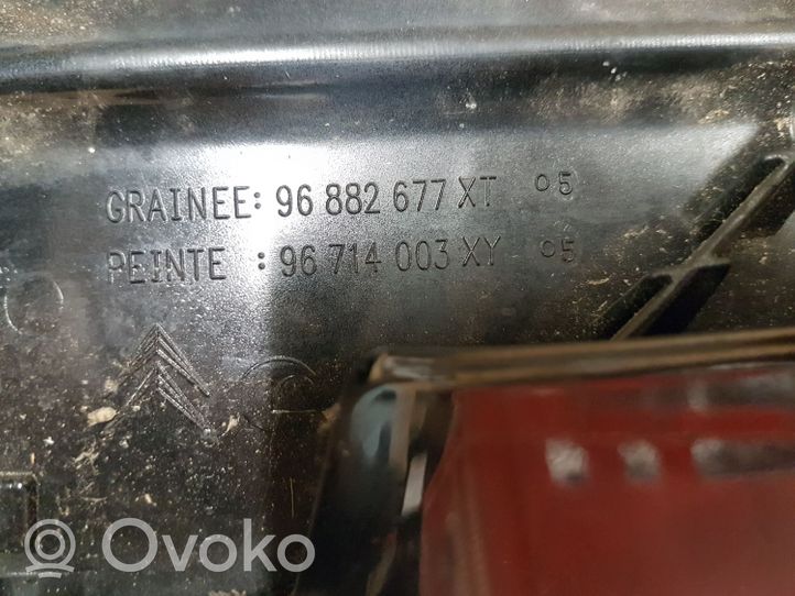 Citroen C4 II Spoilera aizmugurējais vāks 96882677XT