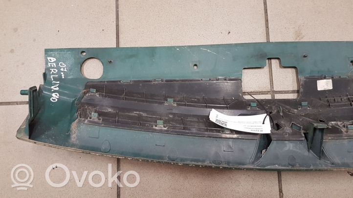 Citroen Berlingo Maskownica / Grill / Atrapa górna chłodnicy 9644758177