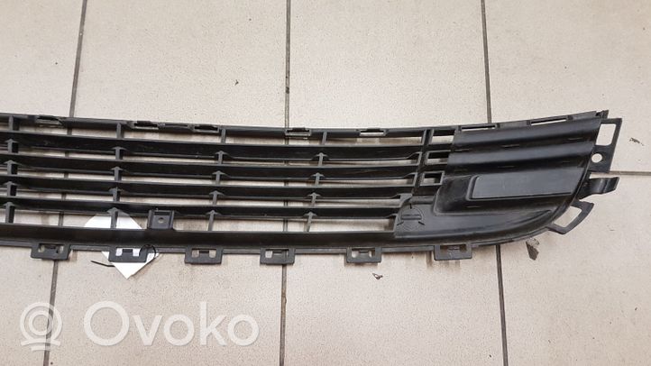 Citroen C5 Etupuskurin alempi jäähdytinsäleikkö 9682130977