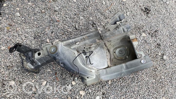 Volvo V60 Longherone lato anteriore 