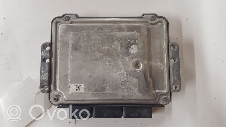 Renault Trafic II (X83) Calculateur moteur ECU 0281017065