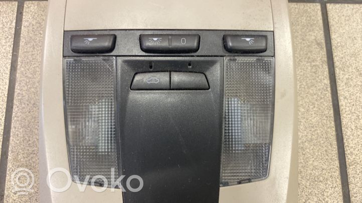 Volvo V50 Priekinių vietų apšvietimo žibintas 17610090