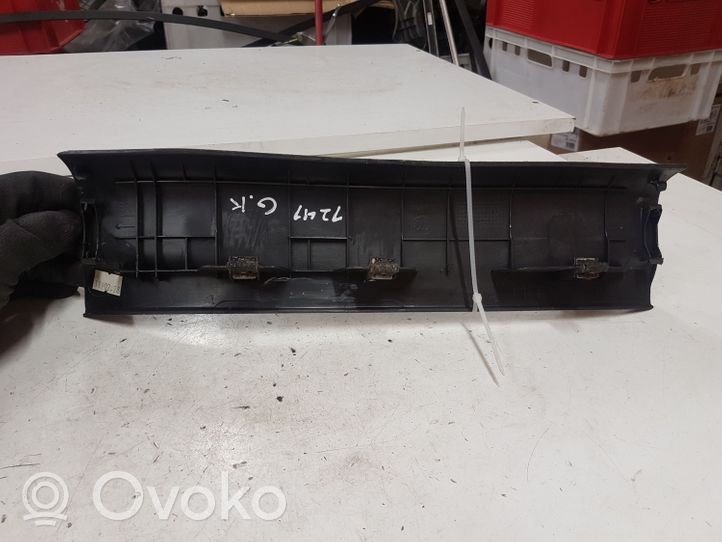 KIA Sorento Takaoven kynnyksen suojalista 858772P000