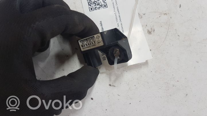 Renault Megane II Airbag deployment crash/impact sensor 8200682396