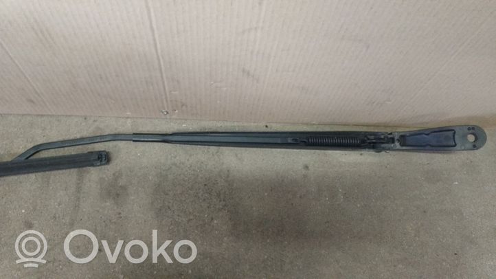 Citroen DS3 Windshield/front glass wiper blade 9683828480