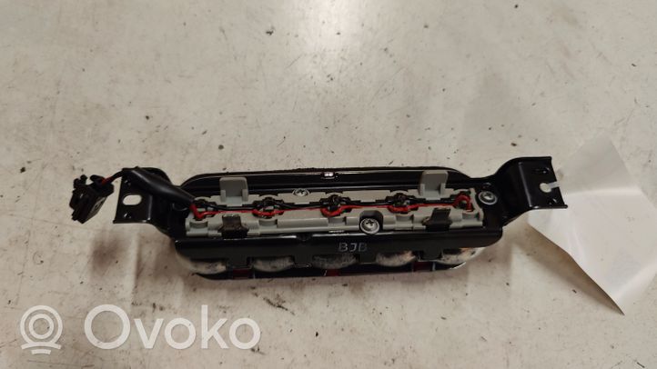 KIA Sorento Trzecie światło stop 927003E0