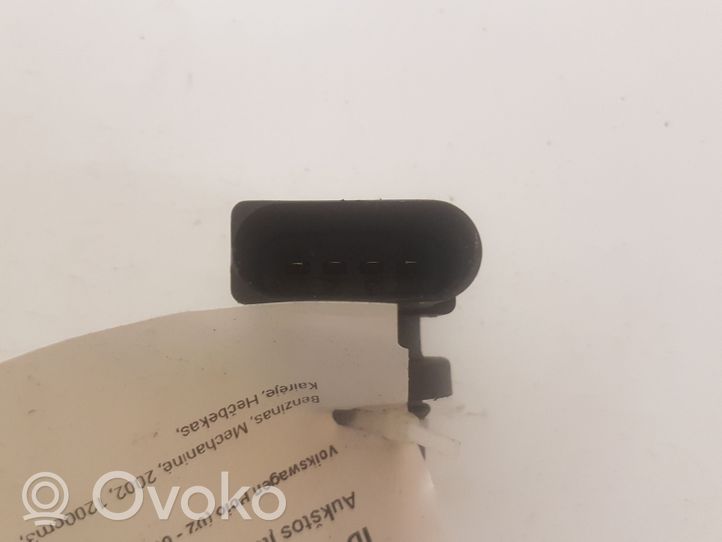 Volkswagen Polo Cewka zapłonowa wysokiego napięcia 036905715F