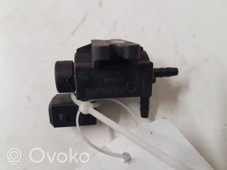 Opel Astra J Turboahtimen magneettiventtiili 70246100