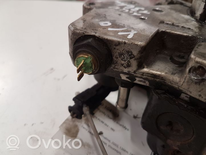 Volvo XC90 Pompa ad alta pressione dell’impianto di iniezione 0445010111