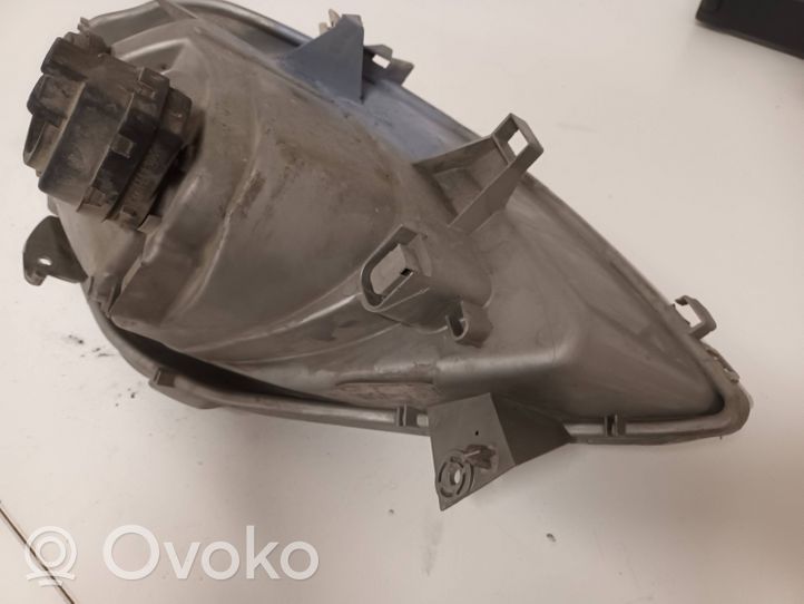 Renault Trafic II (X83) Lampa przednia 7700311372