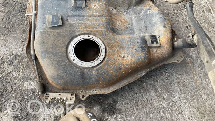 Toyota Corolla Verso AR10 Réservoir de carburant 