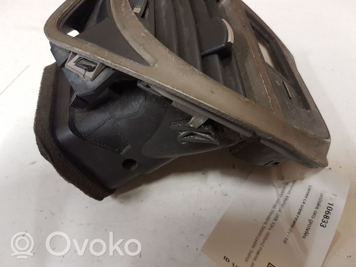 Citroen C4 Grand Picasso Boczna kratka nawiewu deski rozdzielczej 965086887700