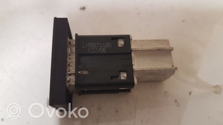 Volkswagen Caddy Traction control (ASR) switch 1T0927118A