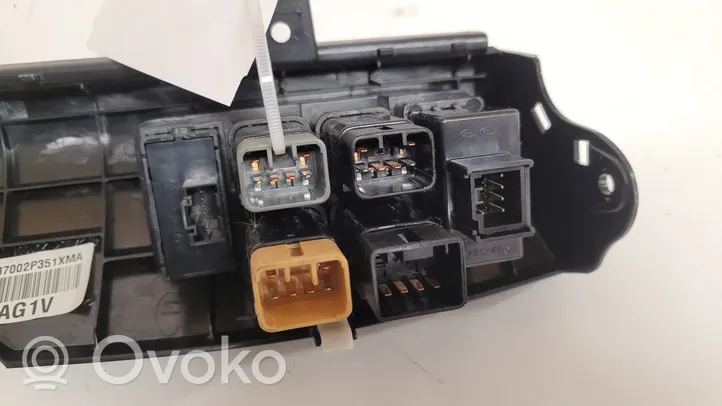 KIA Sorento Zestaw przełączników i przycisków 937002P351XMA