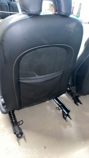 Volvo V40 Set di rivestimento sedili e portiere 