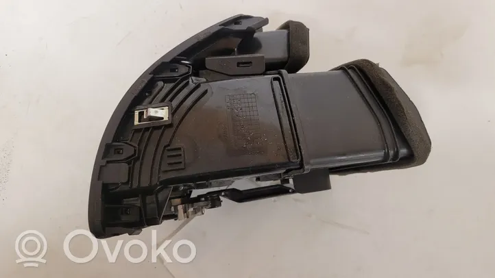 KIA Sorento Dysze / Kratki środkowego nawiewu deski rozdzielczej 974902P000