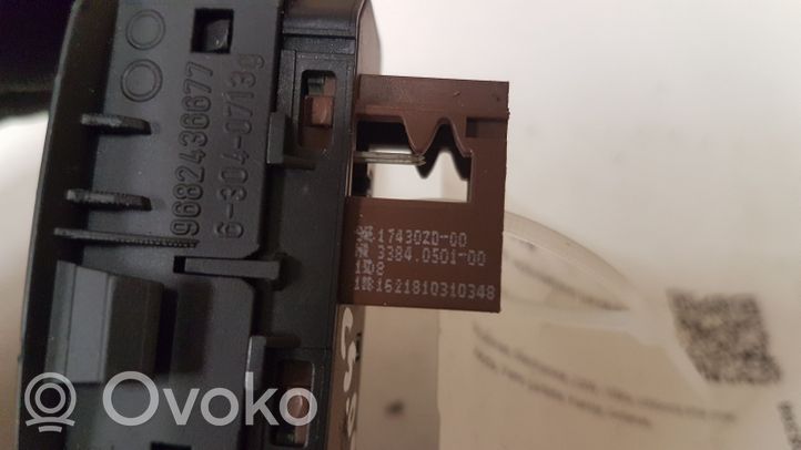 Citroen C5 Przycisk / Włącznik oświetlenia wnętrza kabiny 9682436677