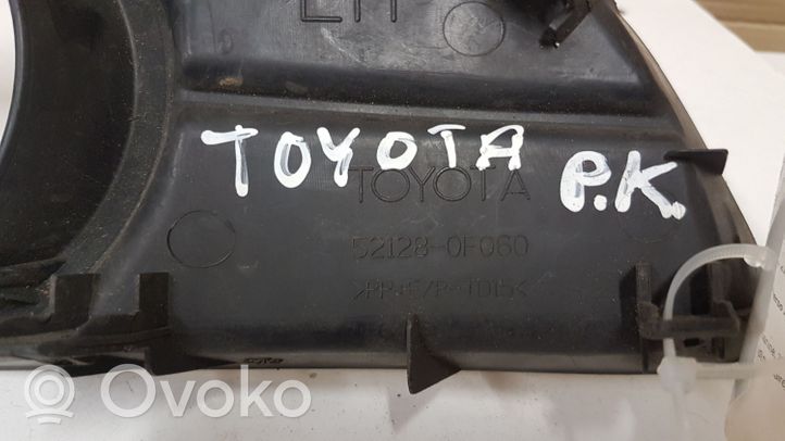 Toyota Corolla Verso AR10 Etusumuvalon ritilä 521280F060