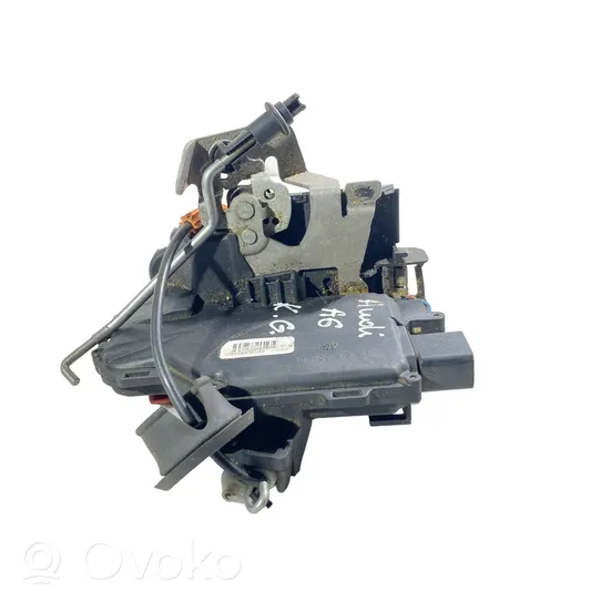 Audi A4 S4 B6 8E 8H Etuoven lukko 8E0839015C