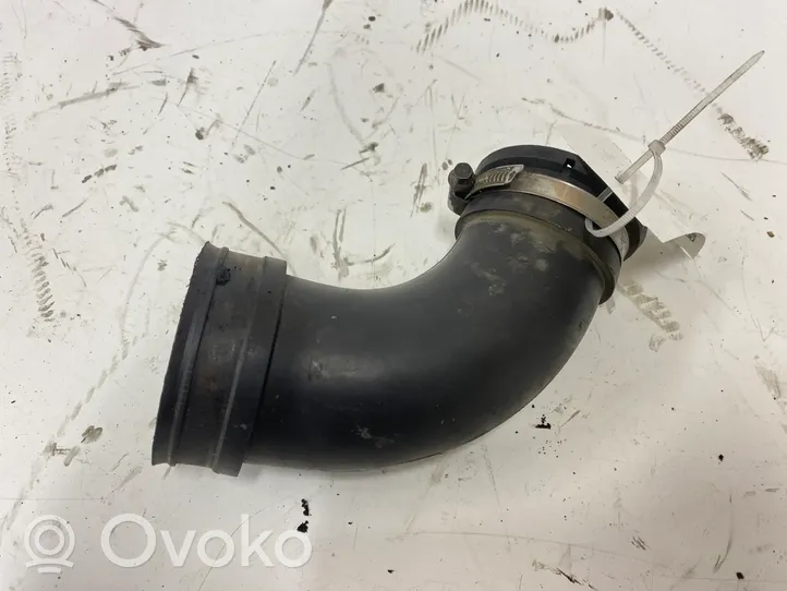 Opel Astra H Tube d'admission de tuyau de refroidisseur intermédiaire 24437915