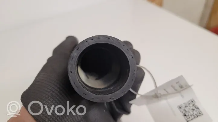 KIA Sorento Tuyau de liquide de refroidissement moteur 