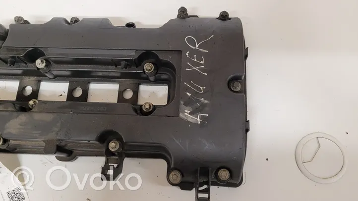 Opel Astra J Rocker cam cover 55561426