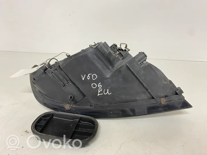 Volvo V50 Lampa przednia 30698648