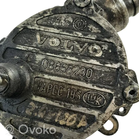 Volvo V70 Pompe à vide 08658230