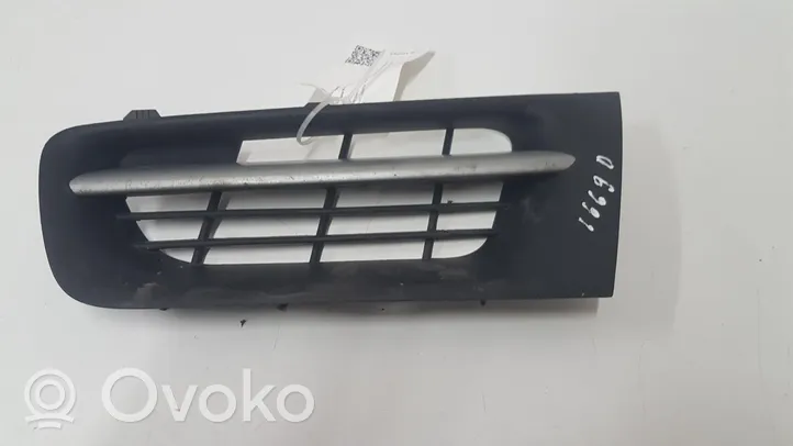 Renault Megane II Grille calandre supérieure de pare-chocs avant 8200746094