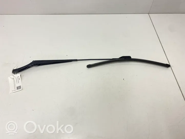 Volkswagen PASSAT B6 Windshield/front glass wiper blade 3C1955410B