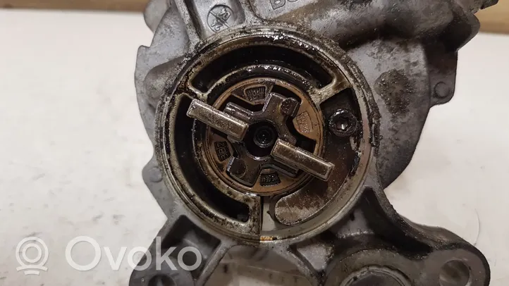 Volvo V50 Pompa podciśnienia / Vacum D16513