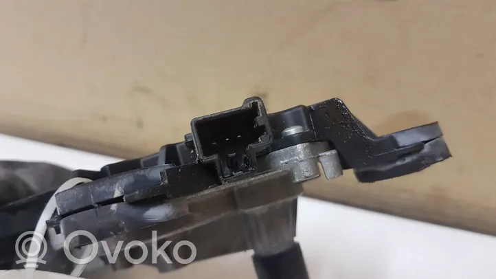 Volvo V50 Moteur d'essuie-glace arrière 0390201582