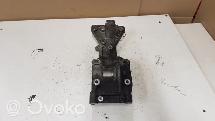 Volvo V50 Generator/alternator bracket 31251652