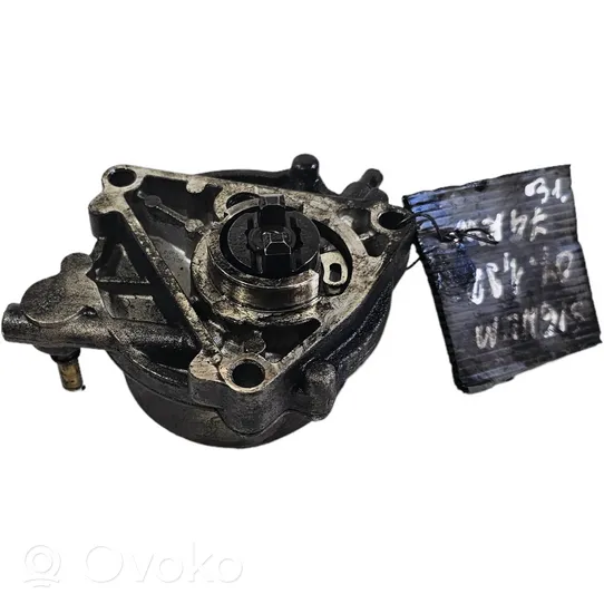 Opel Zafira B Vacuum pump 