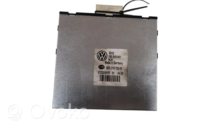 Volkswagen Golf VI Convertisseur / inversion de tension inverseur 1K0919041