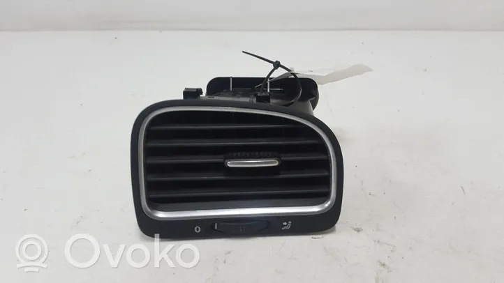 Volkswagen Golf VI Боковая воздушная решётка 5K0819704